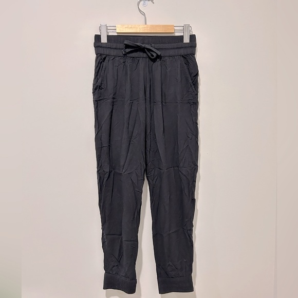 ARITZIA SUNDAY BEST ~ 100% Rayon Joggers ~ size XS - Picture 2 of 7
